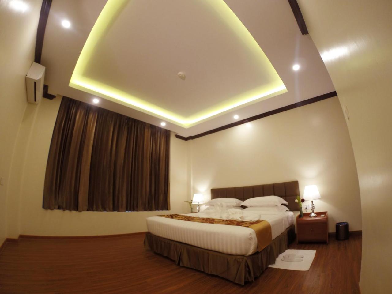 Virati Hotel Янгон Экстерьер фото