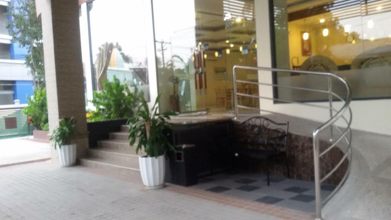Virati Hotel Янгон Экстерьер фото