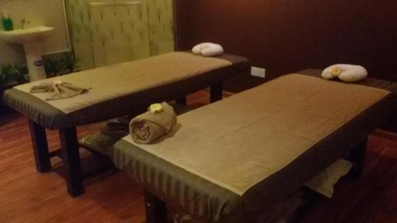 Virati Hotel Янгон Экстерьер фото